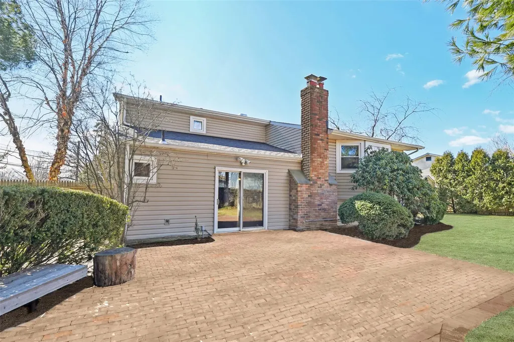 27 Griggs Drive Greenlawn NY 11740