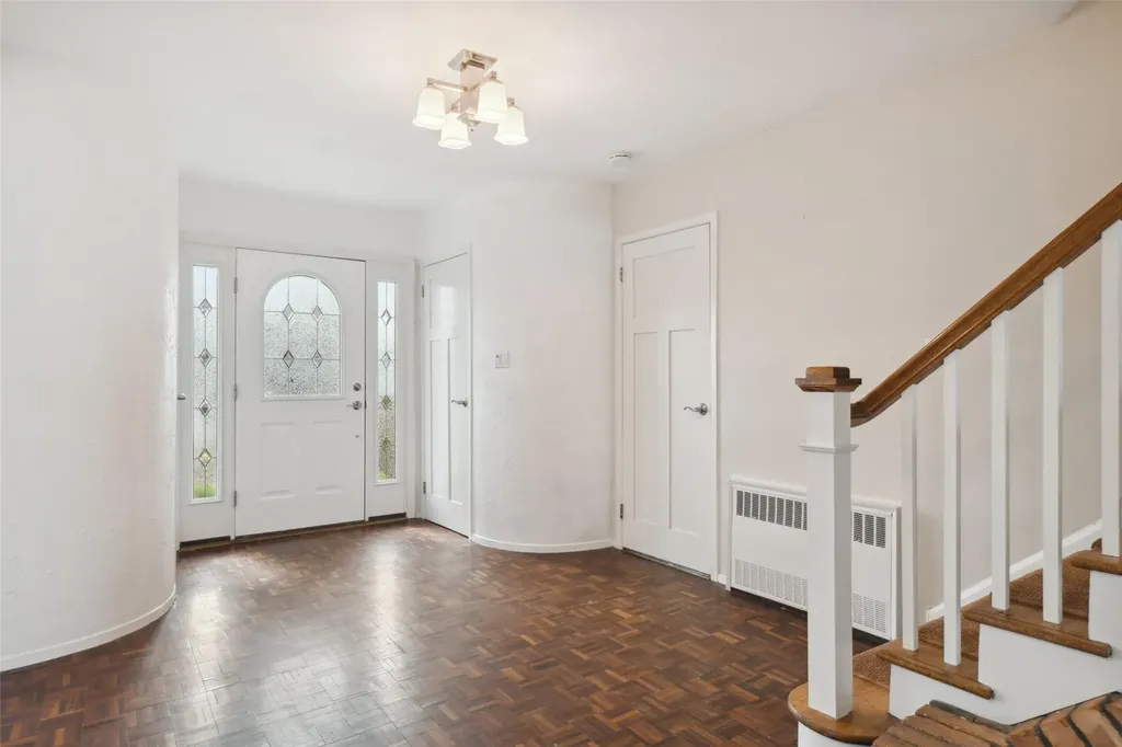 27 Griggs Drive Greenlawn NY 11740
