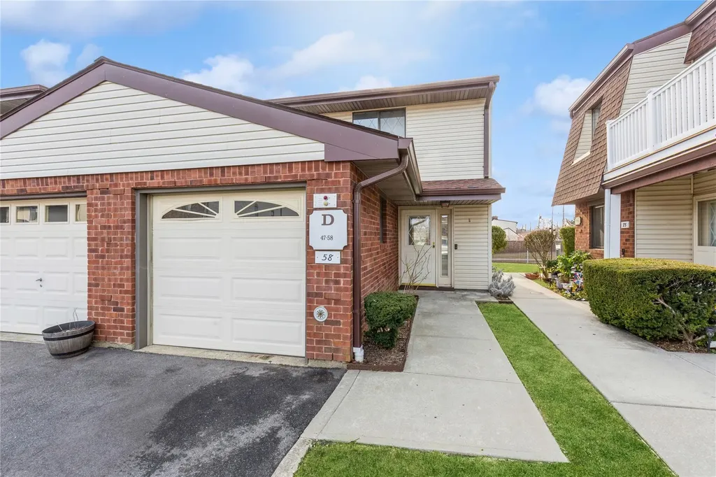 58 Cambridge Drive W Copiague NY 11726