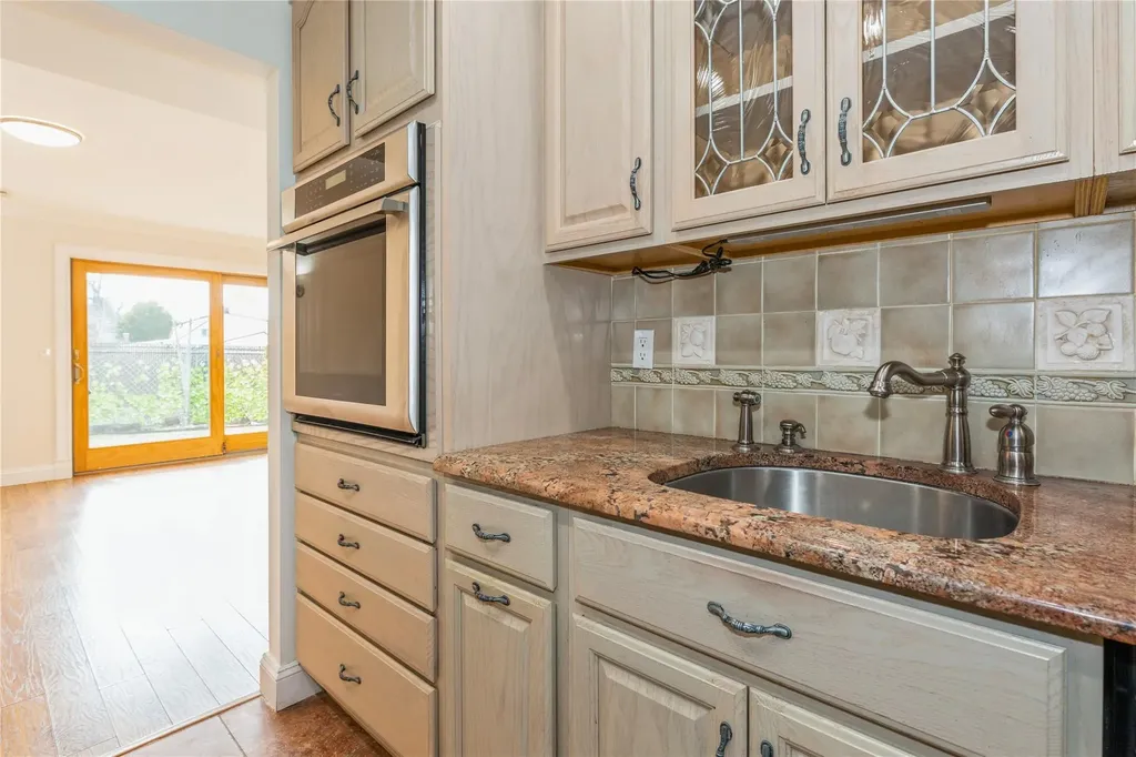 58 Cambridge Drive W Copiague NY 11726