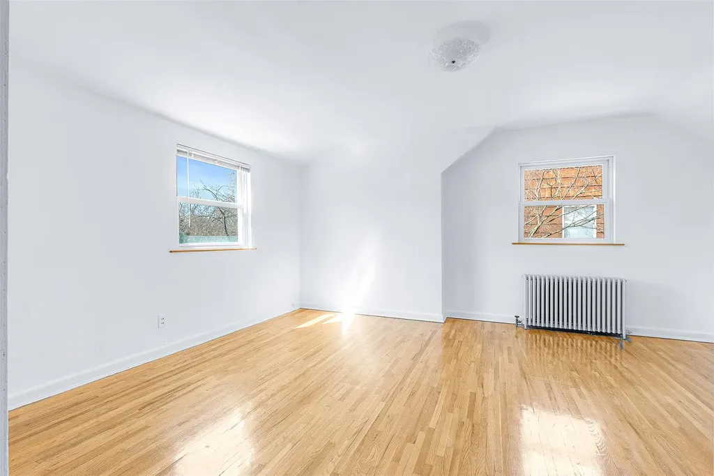 9 University Place Great Neck NY 11020