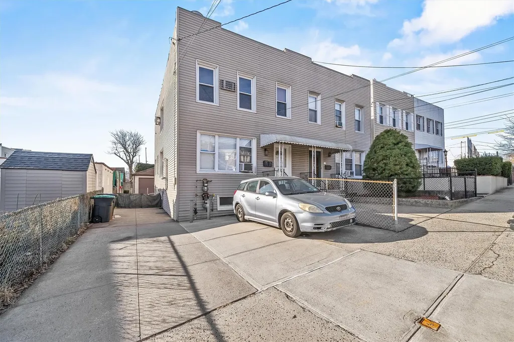 2958 Miles Avenue Bronx NY 10465