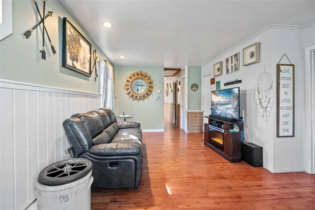 254 Laurelton Drive Mastic Beach NY 11951