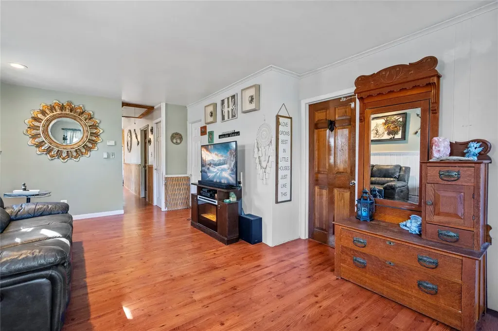 254 Laurelton Drive Mastic Beach NY 11951