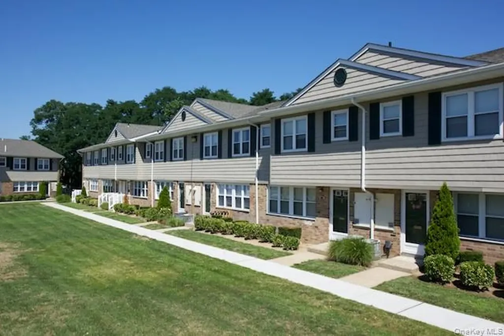 1355 Roanoke Avenue Riverhead NY 11901