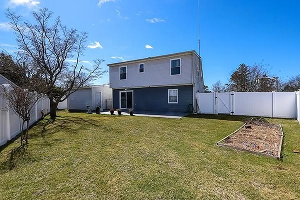 109 Loring Road Levittown NY 11756
