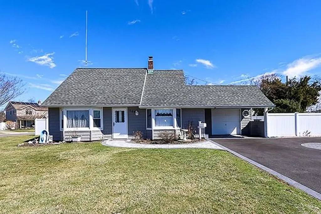 109 Loring Road Levittown NY 11756