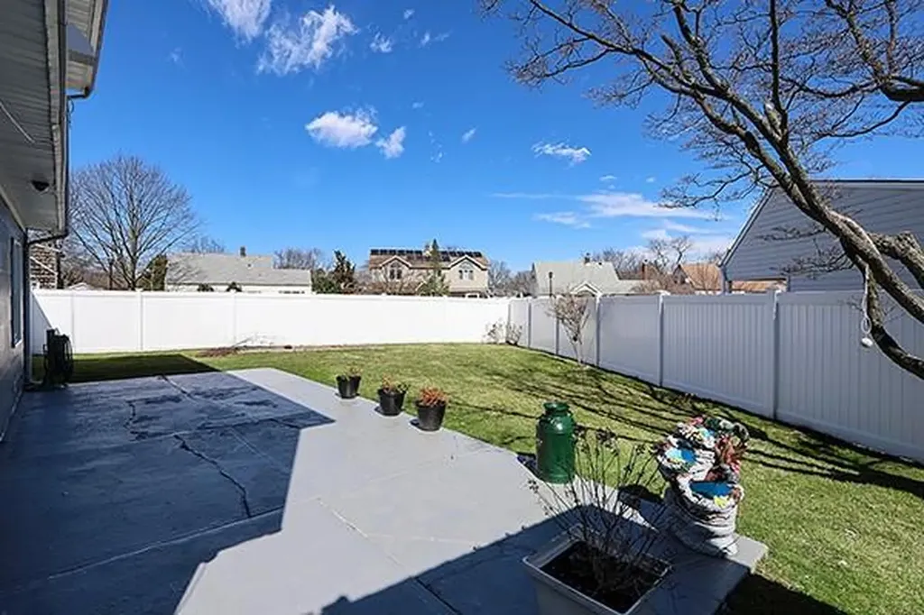 109 Loring Road Levittown NY 11756