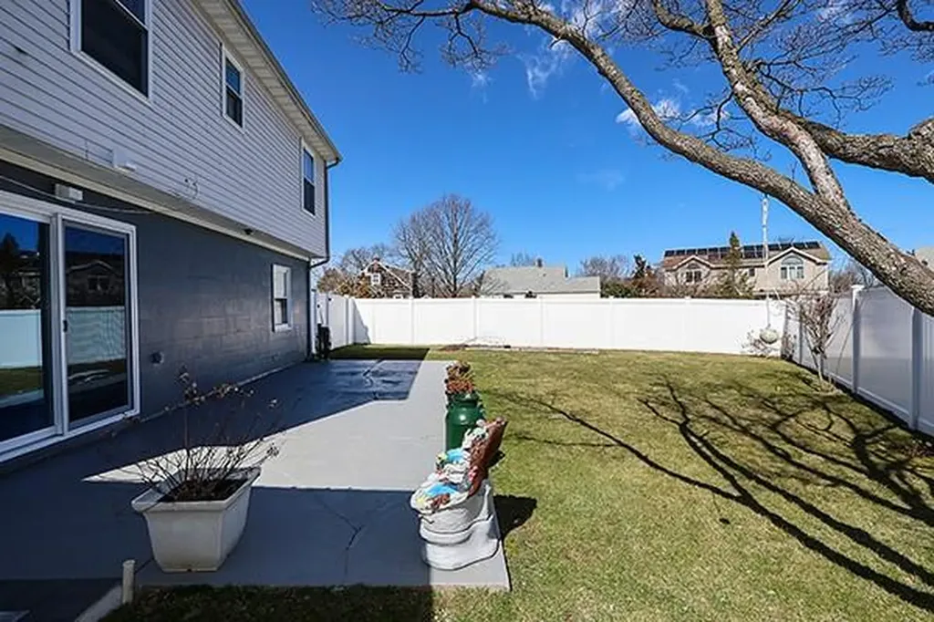 109 Loring Road Levittown NY 11756