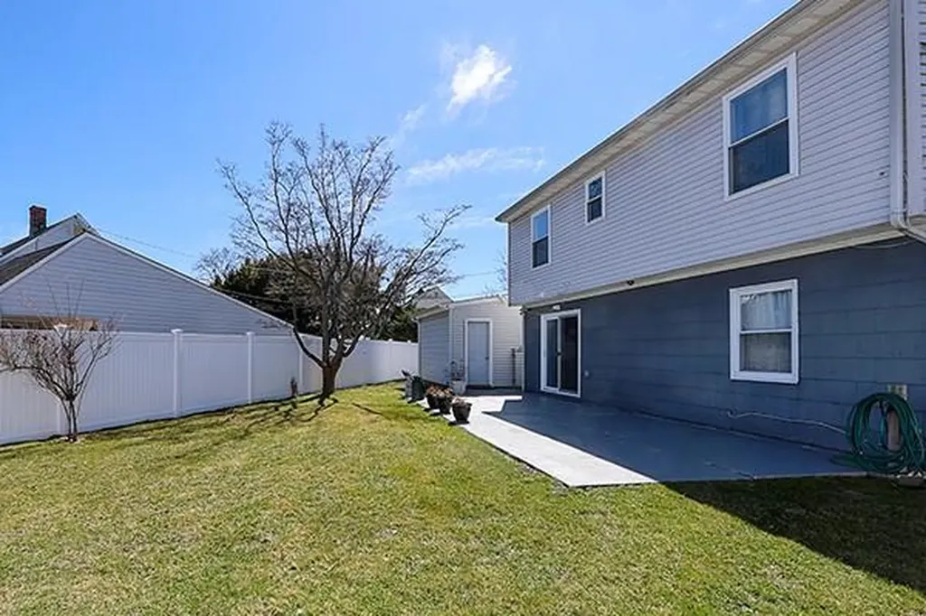 109 Loring Road Levittown NY 11756