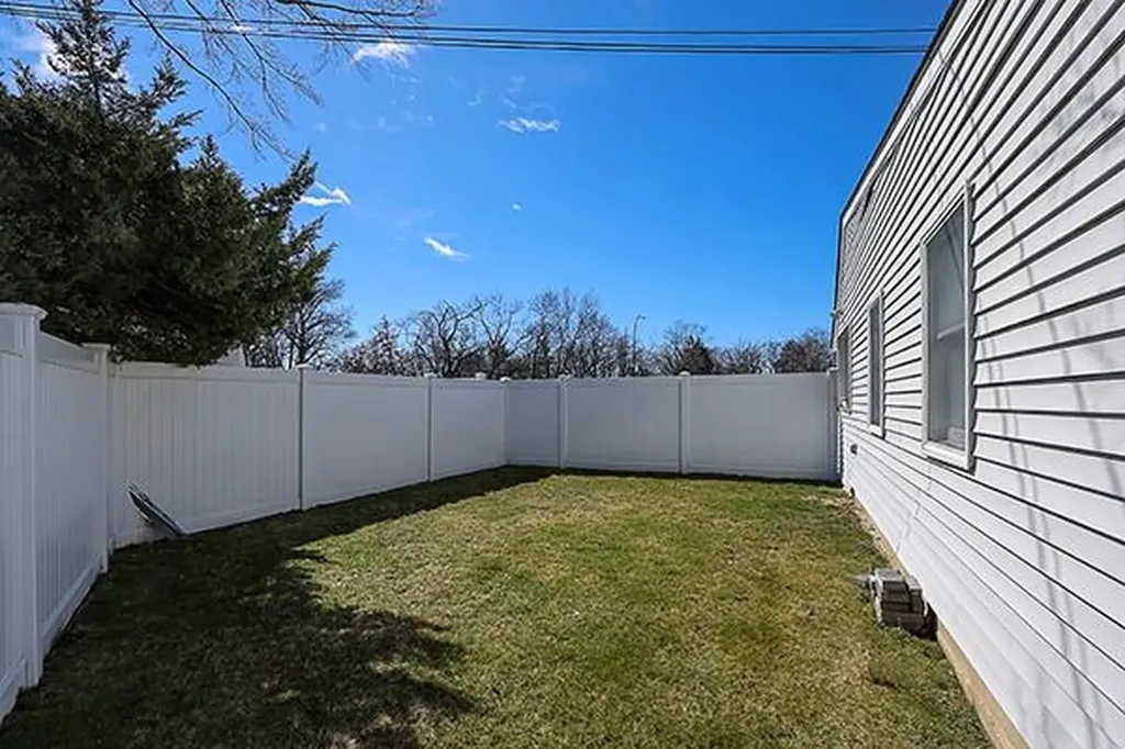 109 Loring Road Levittown NY 11756