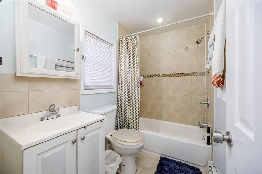 19 Van Cott Avenue Hempstead NY 11550