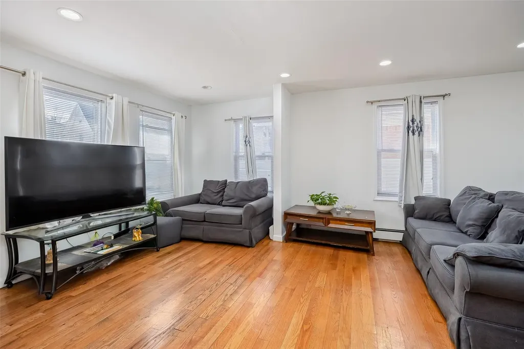 19 Van Cott Avenue Hempstead NY 11550