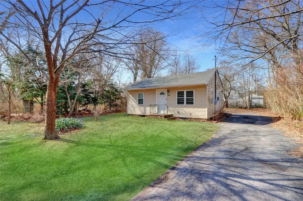204 Mckinley Drive Mastic Beach NY 11951