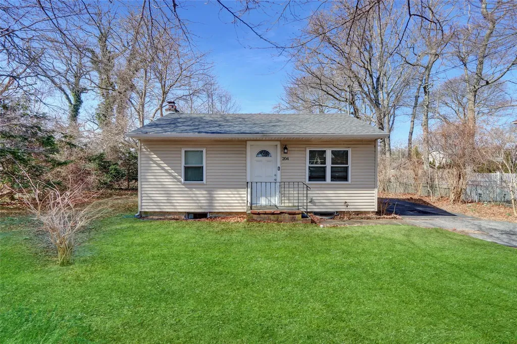 204 Mckinley Drive Mastic Beach NY 11951