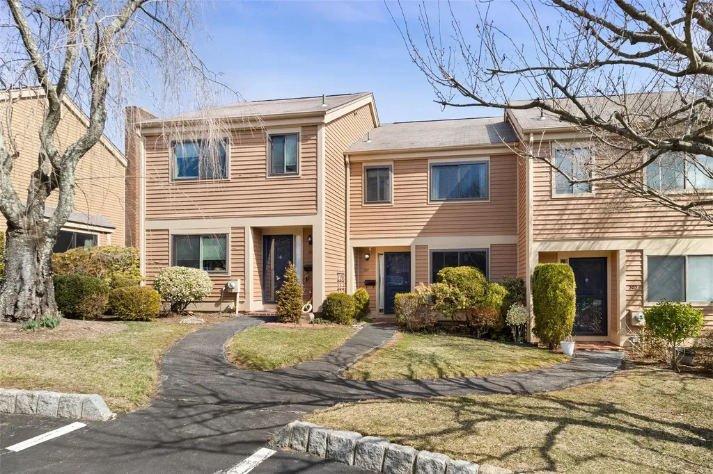 201 Ivy Hill Crescent Rye Brook NY 10573