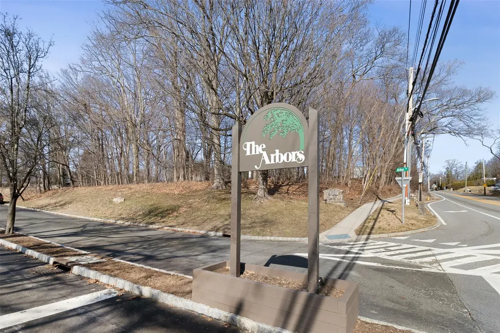 201 Ivy Hill Crescent Rye Brook NY 10573
