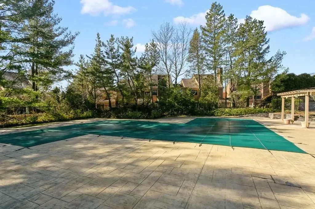 201 Ivy Hill Crescent Rye Brook NY 10573