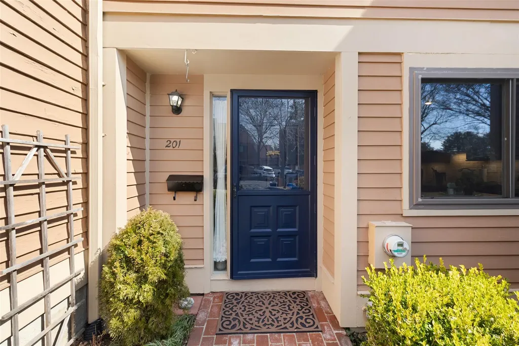 201 Ivy Hill Crescent Rye Brook NY 10573