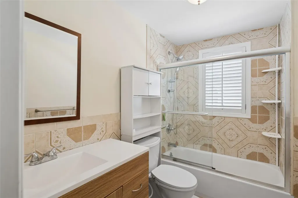 108 Barnyard Lane Levittown NY 11756