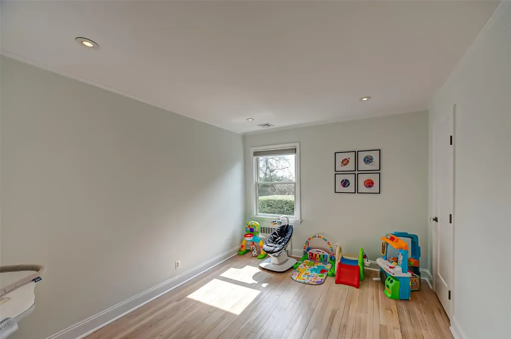 11 Beech Road Islip NY 11751