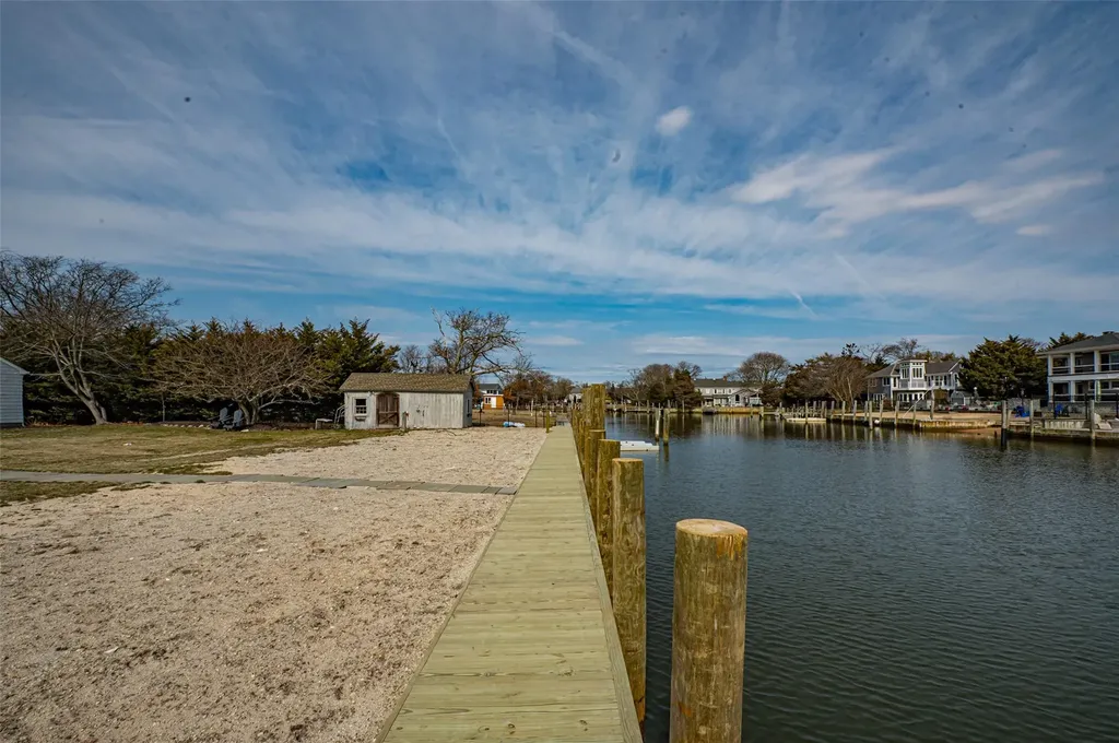 11 Beech Road Islip NY 11751