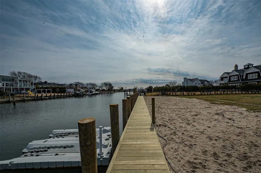 11 Beech Road Islip NY 11751