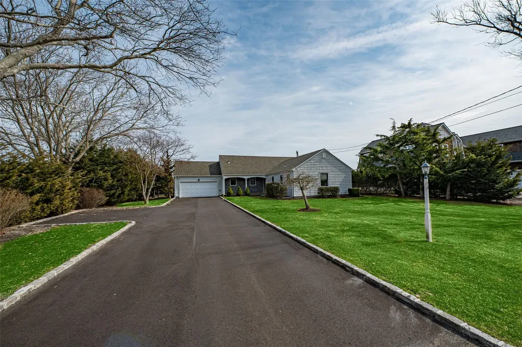11 Beech Road Islip NY 11751
