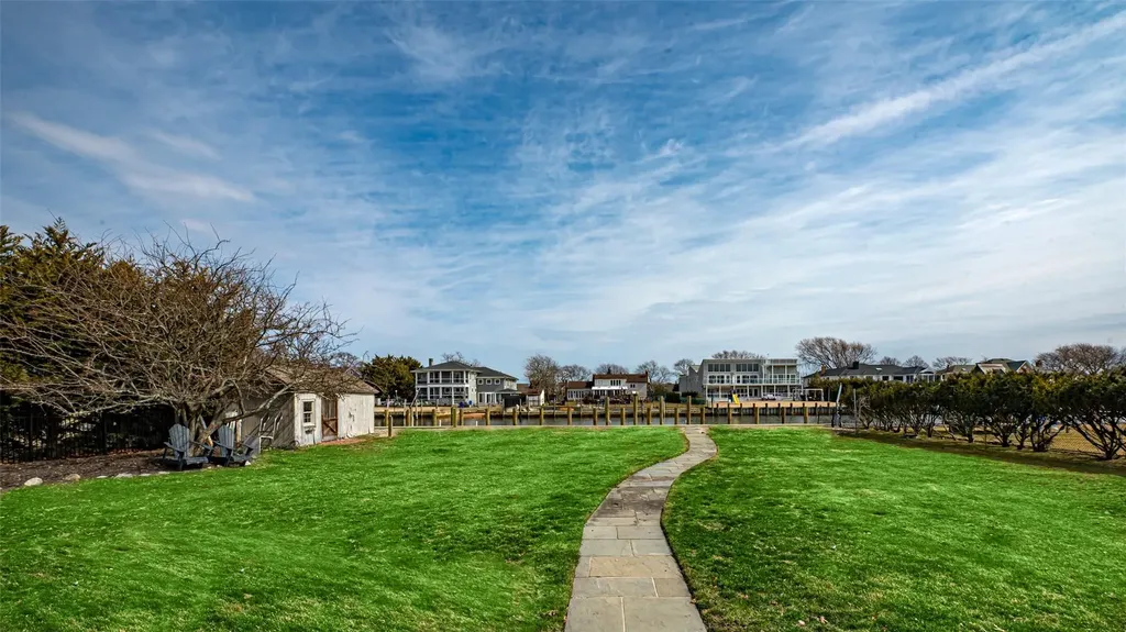 11 Beech Road Islip NY 11751