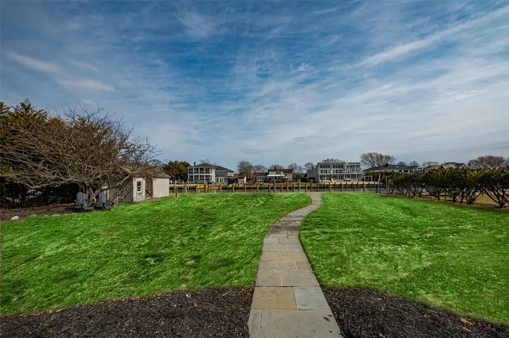 11 Beech Road Islip NY 11751