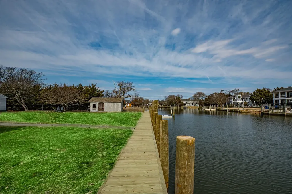 11 Beech Road Islip NY 11751