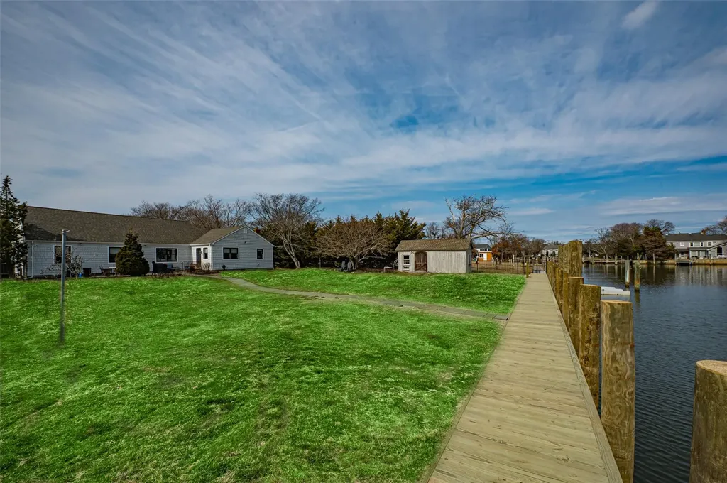 11 Beech Road Islip NY 11751