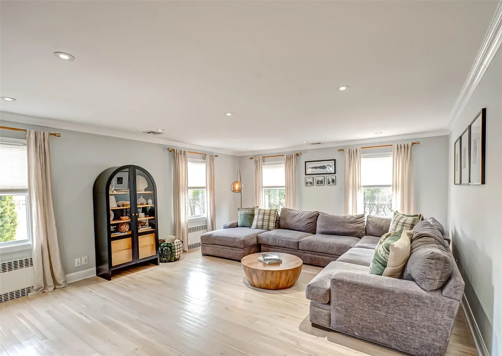 11 Beech Road Islip NY 11751