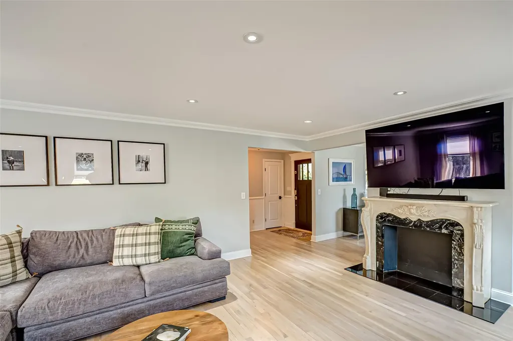 11 Beech Road Islip NY 11751