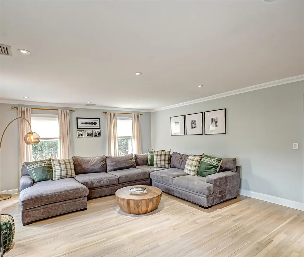 11 Beech Road Islip NY 11751