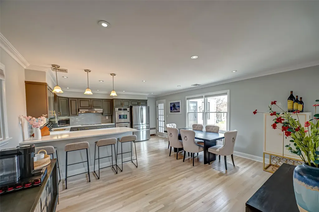 11 Beech Road Islip NY 11751