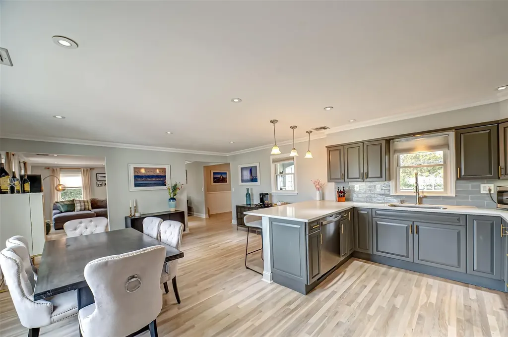 11 Beech Road Islip NY 11751