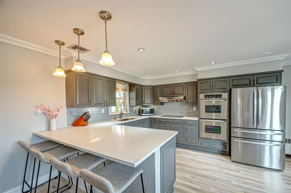 11 Beech Road Islip NY 11751