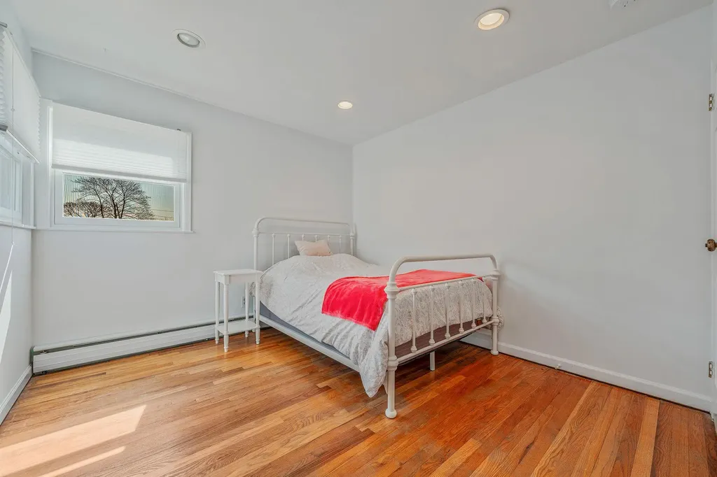2 Lewis Circle Babylon NY 11702