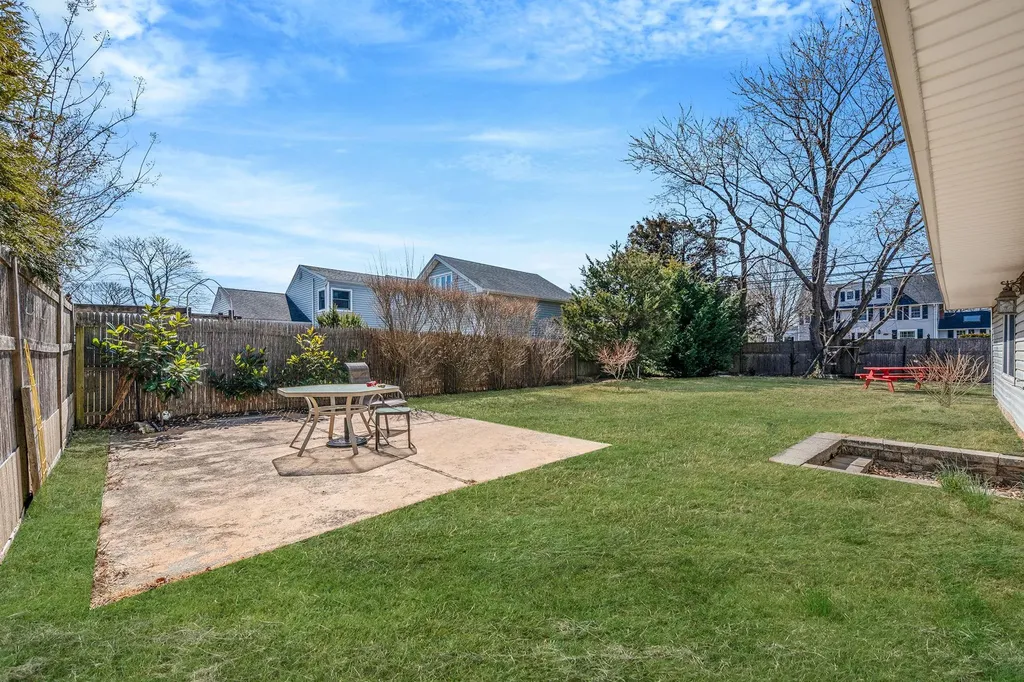 2 Lewis Circle Babylon NY 11702