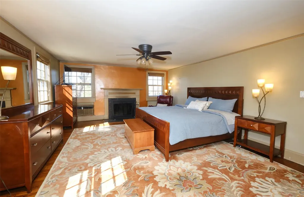 65 Rolling Hill Road Manhasset NY 11030