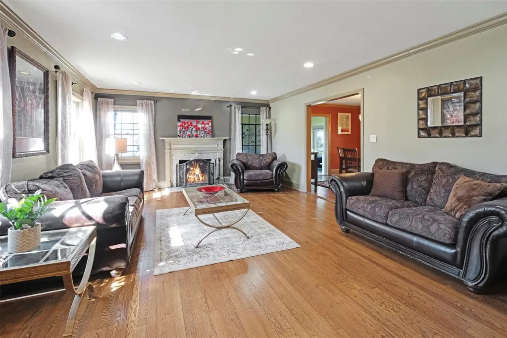 65 Rolling Hill Road Manhasset NY 11030