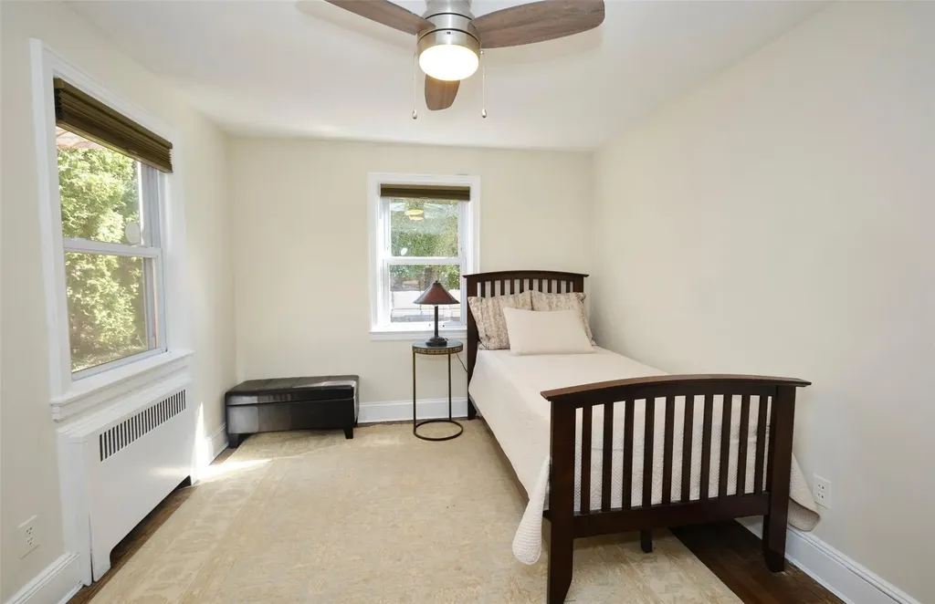 65 Rolling Hill Road Manhasset NY 11030