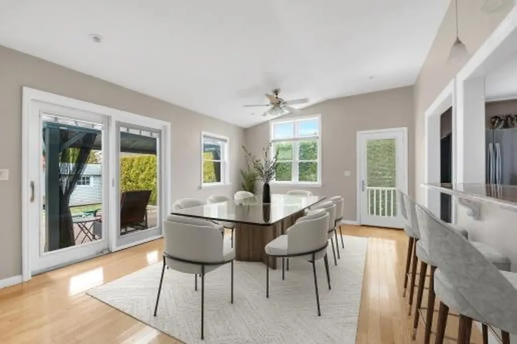 109 6th Street New Hyde Park NY 11040