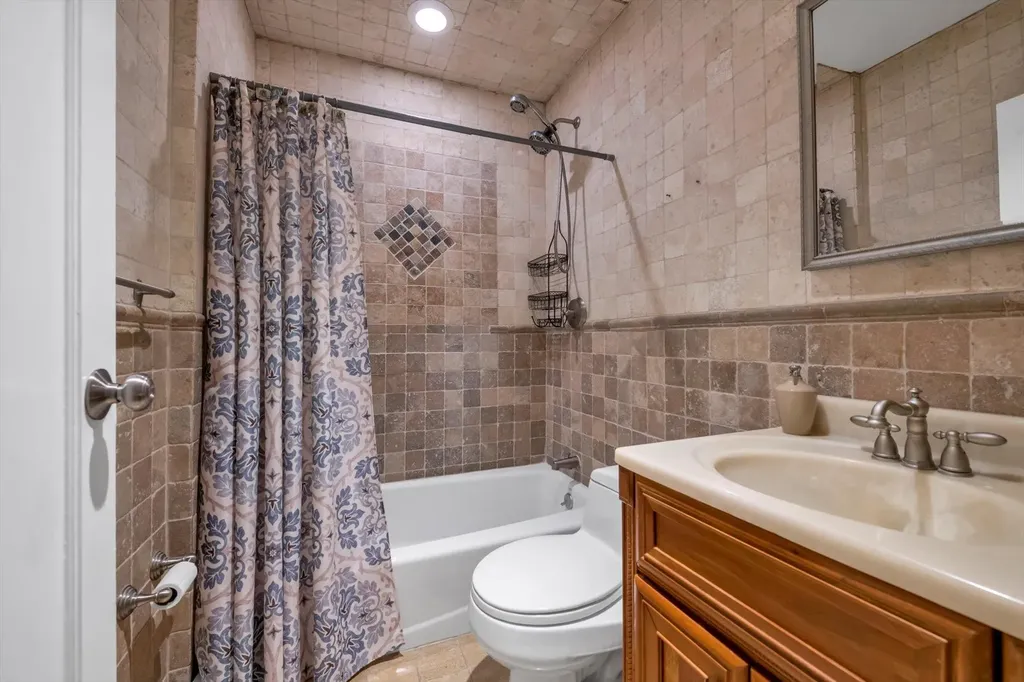 109 6th Street New Hyde Park NY 11040