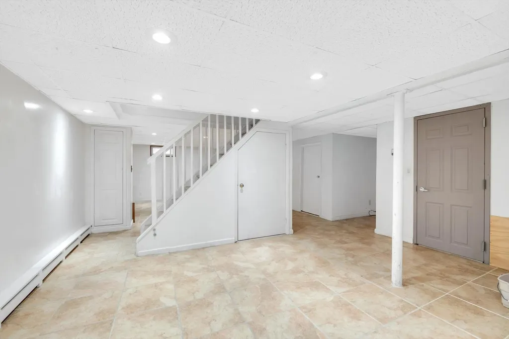 109 6th Street New Hyde Park NY 11040