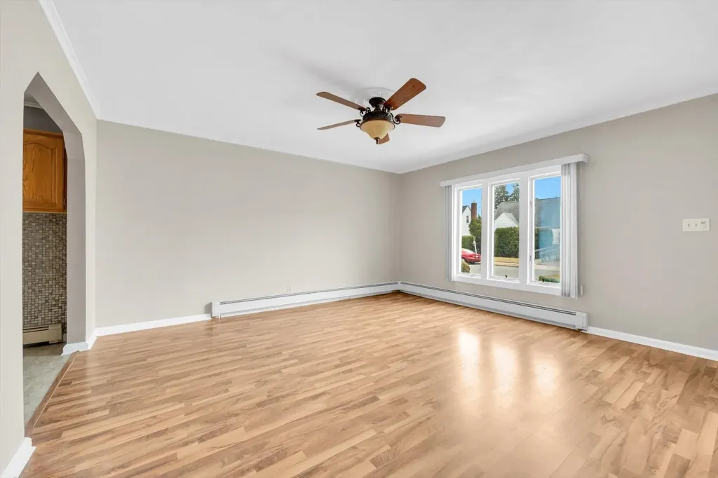 109 6th Street New Hyde Park NY 11040