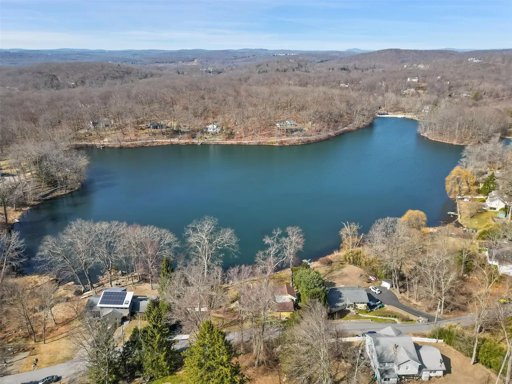 28 Lakeview Pass Katonah NY 10536