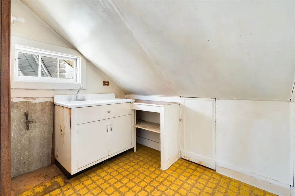 21 Edgar Street Poughkeepsie NY 12603