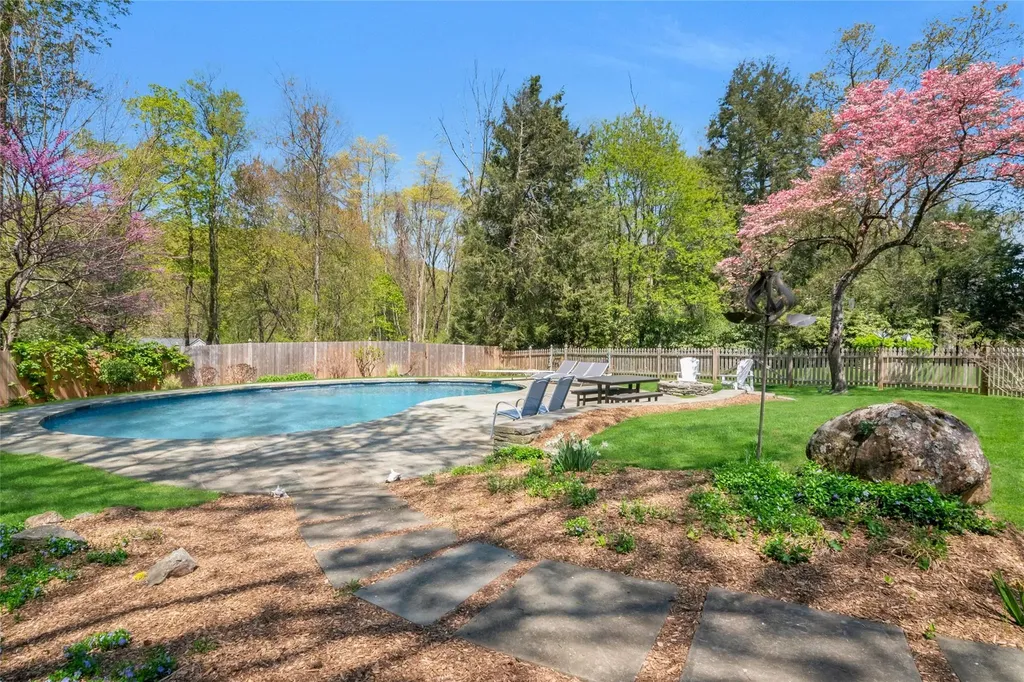 33 North Way Chappaqua NY 10514